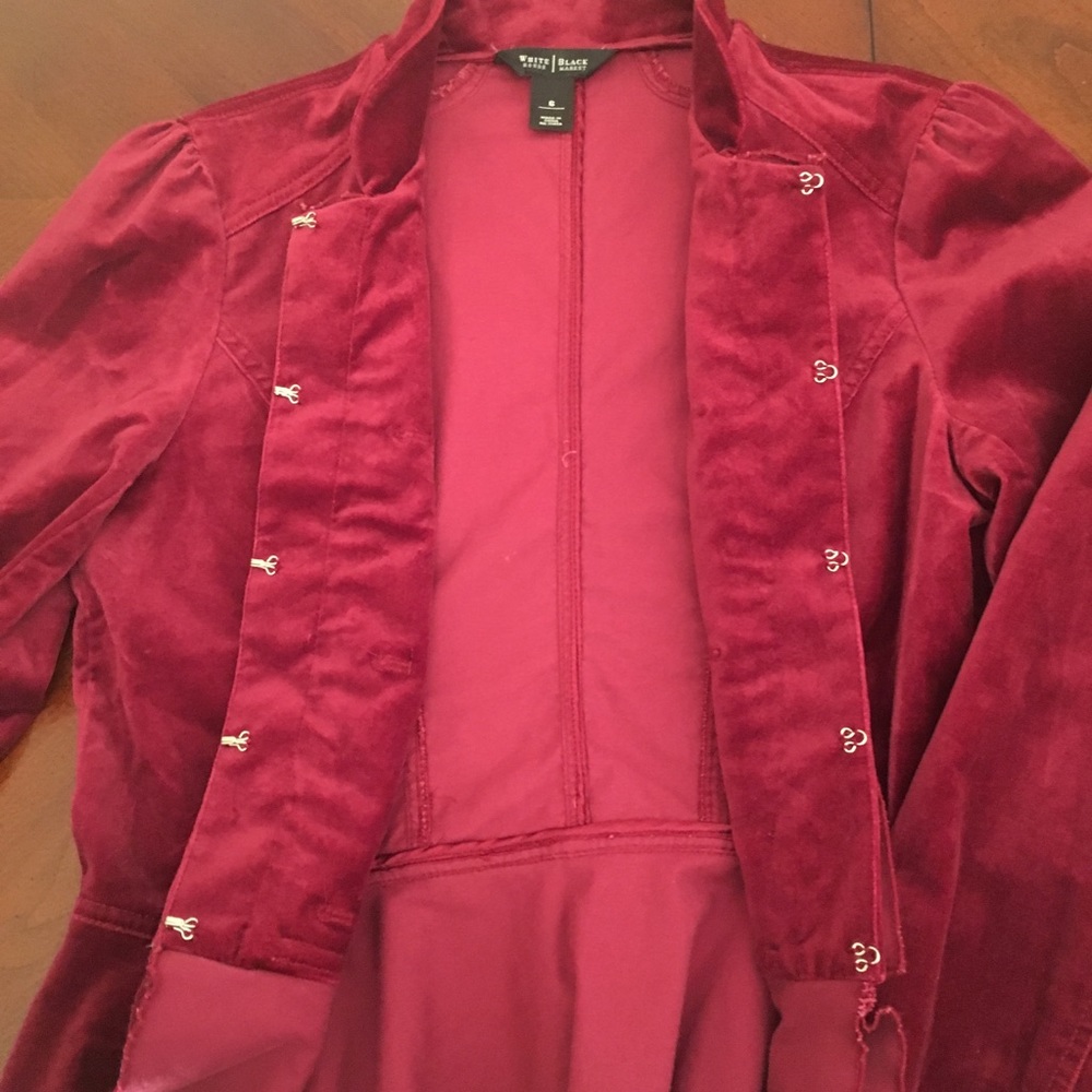 White House Black Market Burgundy Velvet Jacket - Picture 8 of 9